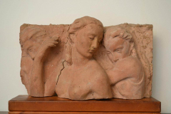 Gaetano Veronese, Frammento di un gruppo in altorilievo, anni trenta-quaranta, cemento rosa