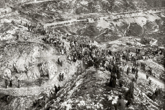 Autore non identificato, Verso il cimitero di Sette Croci, 2 luglio 1922   